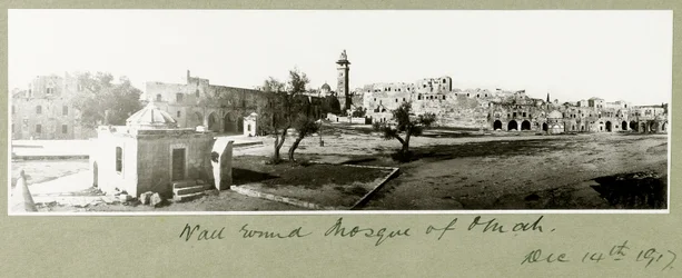 Muro ao redor da Mesquita de Omah, 14 de dezembro de 1917